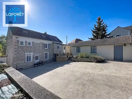 maison 7 pièces 148 m²