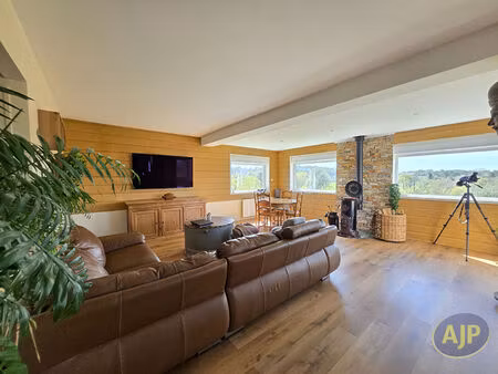saint-jean-brevelay propriété avec 2.5 hectares de terrain