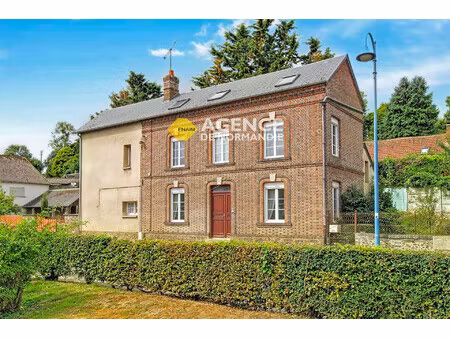 grande maison avec jardin et terrasse à montreuil-l'argillé