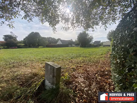 terrain constructible de 705 m2 a ver sur mer