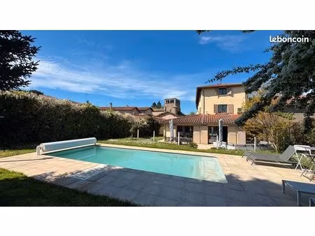 maison 9 pièces 250 m²
