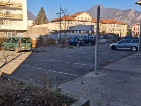 loue place de parking