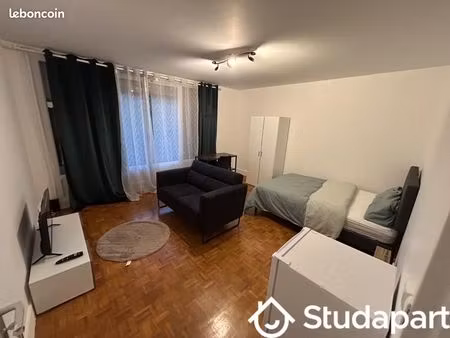 chambre 1 pièce 11 m²