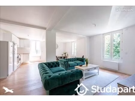 chambre 1 pièce 15 m²