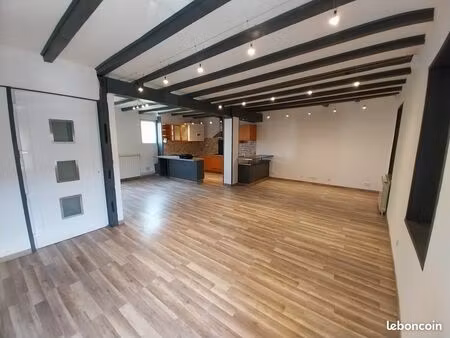 t2 bis / t3 80 m² – très lumineux – place saint-claire – sans frais d’agence