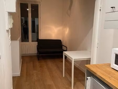 beau 2 pieces avec terrasse