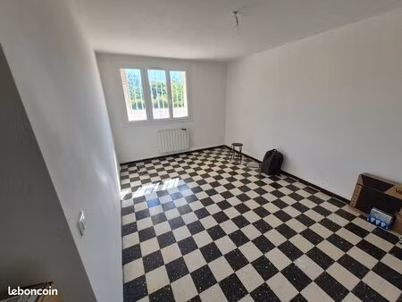 t3 non meublé résidence au calme dans une impasse
