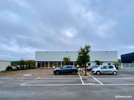 local commercial 700 m² villefranche-de-rouergue