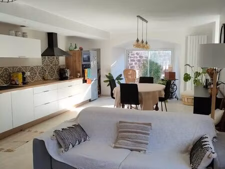 maison rénovée dans charmant village