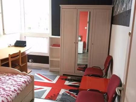 chambre 1 pièce 12 m²