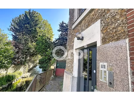 location appartement  m² t-1 à longjumeau  750 €