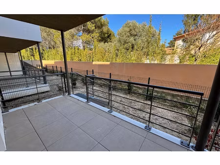 location maison  m² t-2 à les angles  649 €