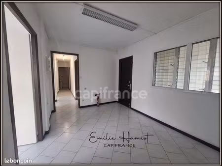 bureau 81 m²