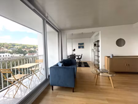 chaville centre - appartement de 4 pièces avec balcon