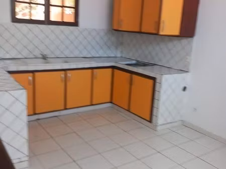 appartement de type f4 sécurisé