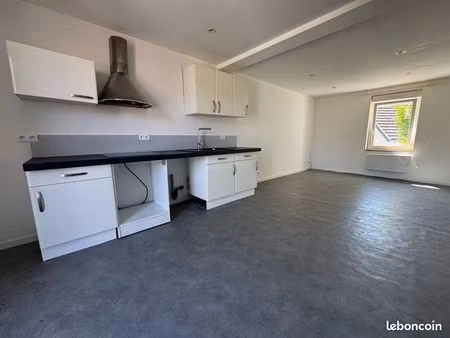 appartement duplex à louer -ydes
