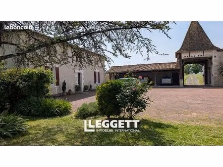 maison 8 pièces 341 m²