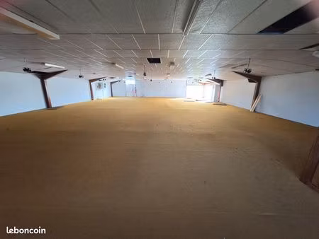 local à louer 328m²