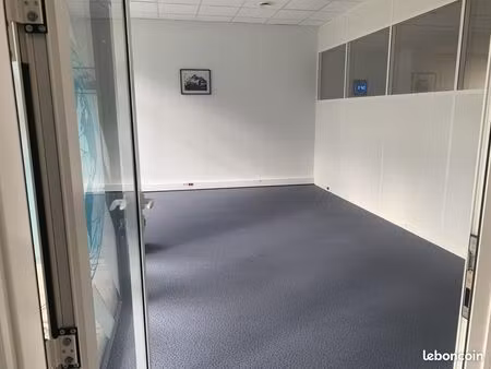 bureau 25 m²