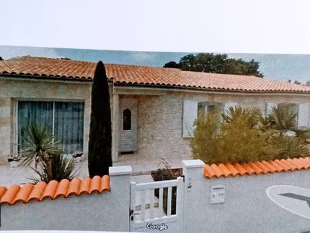 belle maison en pierres de parement