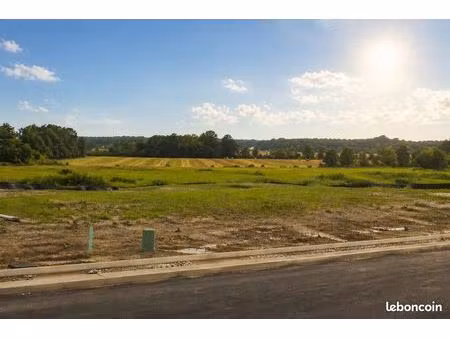 terrain 390 m² grezac
