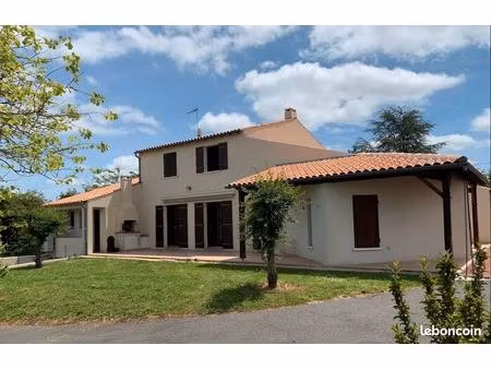 vends maison 5 ch  au calme et proche commerces