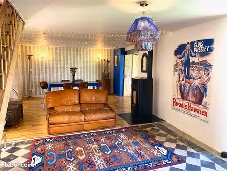 maison familiale en pierre rénovée avec gîte  piscine et dépendances – 311 m²