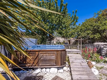 maison 9 pièces 210 m²