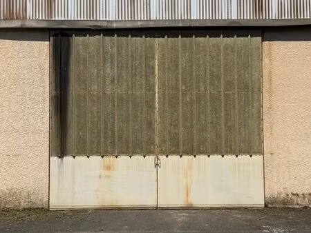 entrepôt 180 m² vénérand