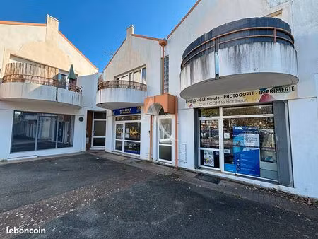 local commercial 28 m² aytre
