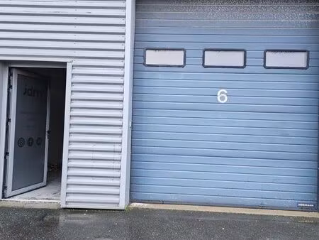 local entrepôt 150 m2