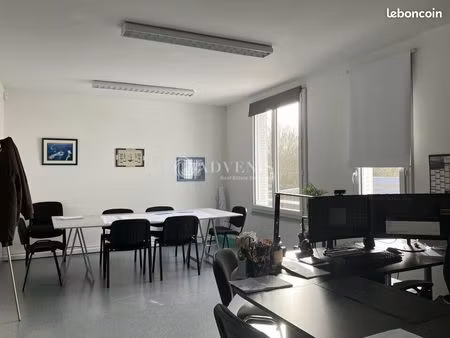 bureaux 100 m²