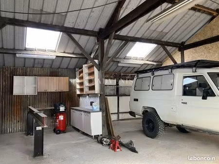 local d'activité 105 m²