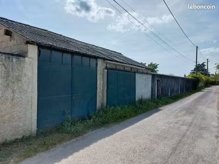 garage avec 700m2 de terrain