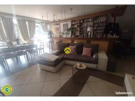 immeuble mixte/licence iv