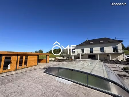 maison 7 pièces 230 m²