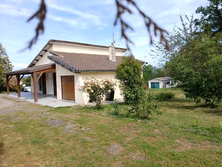 vente charmante maison style basque au cœur de la campagne charentaise proche commodité