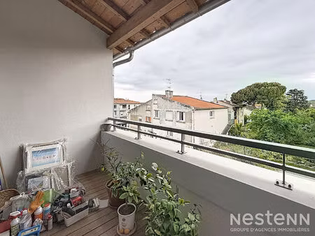 appartement t2 à louer à castanet-tolosan - 43 m²  balcon et garage