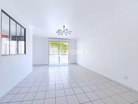 à vendre ? charmant appartement 2 pièces avec grande terrasse