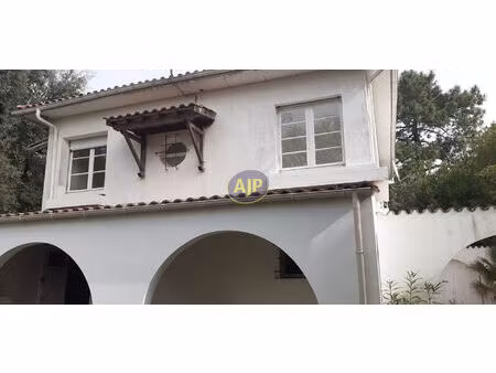 maison en r + 1 le verdon/mer 8 pièces 180 m2