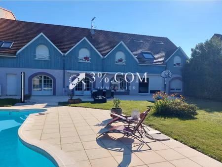 3%com belle demeure avec piscine du 27 ares