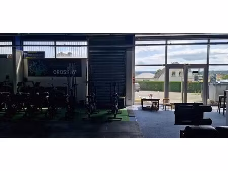 location commerce taillecourt 25400 659m²