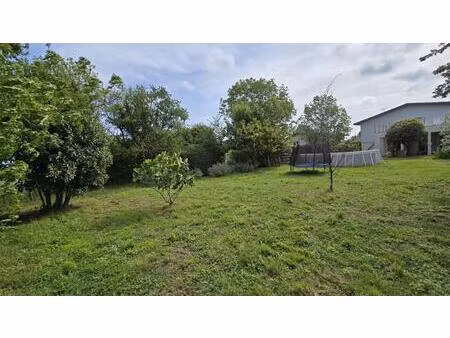 beaumont sur léze  maison traditionnelle t5 sur un terrain clos