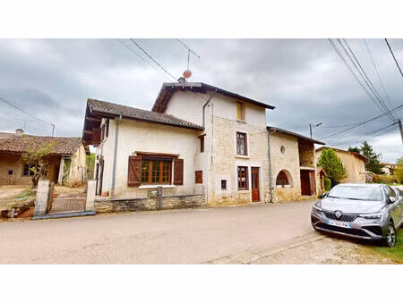maison de caractère à neuville-sur-ain  hameau
