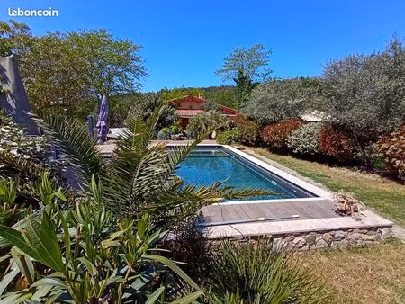 propriété d’exception au cœur de la nature – carnoules (var)