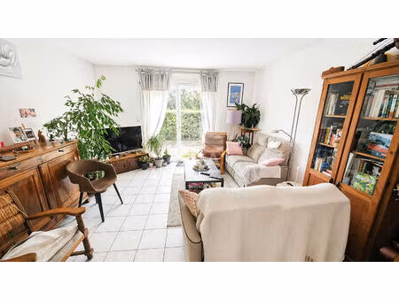 charmante maison lumineuse 3 chambres avec jardin au calme ? saintes