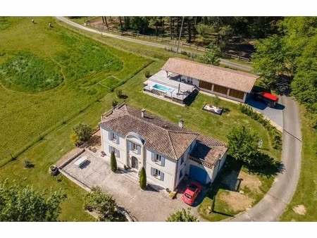 propriété de charme avec vue panoramique sur la forêt 170m2  dépendance avec studio et gra