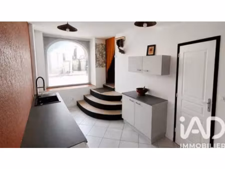 maison de village à montmorot (39570)