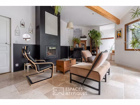 villa de plain pied sur son vaste jardin arboré au coeur des rochelets