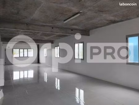 bureau 95 m²